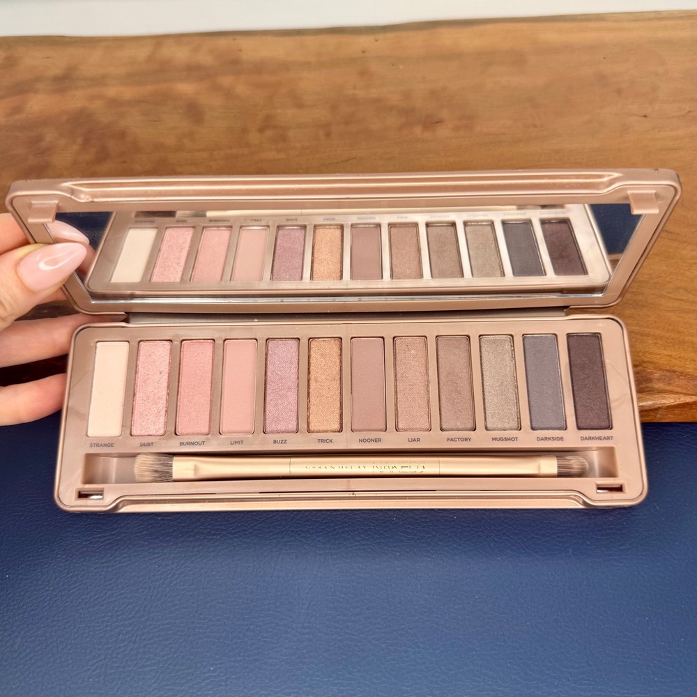 Urban Decay Naked3 Eyeshadow Palette 12 Rose Gold Neutral Shades Tin Case Brush - Picture 2 of 8